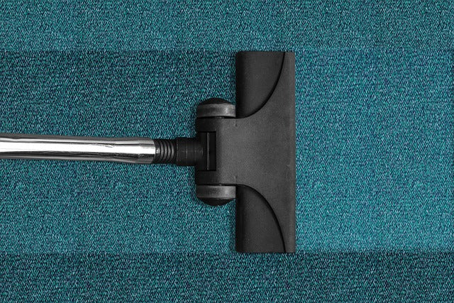 Carpet cleaning - Image by Michal Jarmoluk from Pixabay